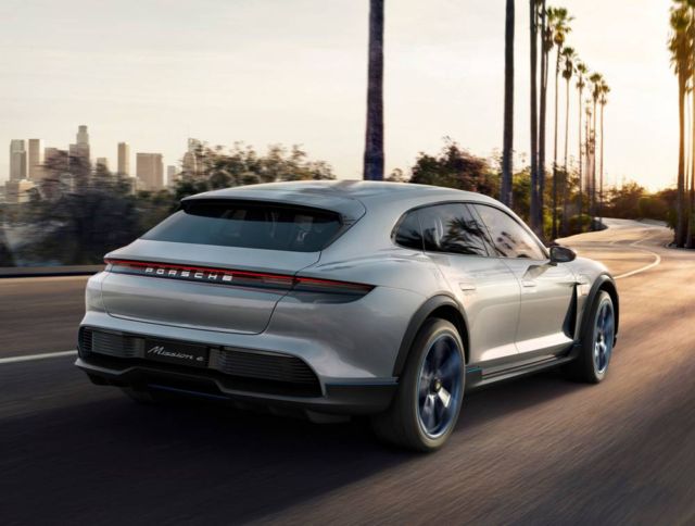 Porsche Mission E Cross Turismo CUV