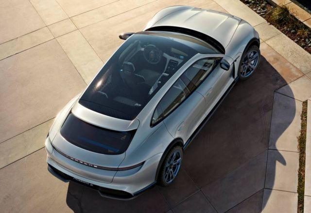 Porsche Mission E Cross Turismo CUV (13)