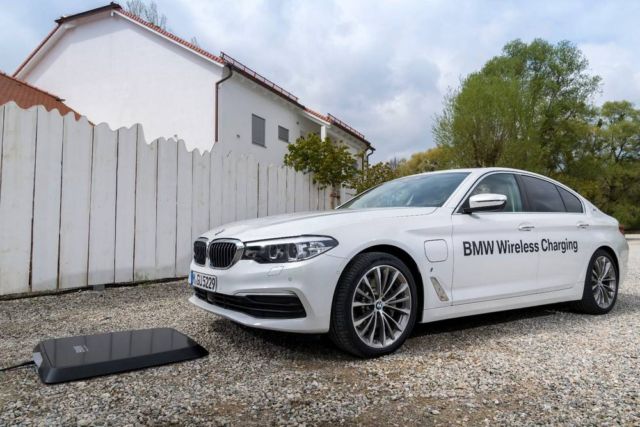 BMW Wireless Charging Station (3)