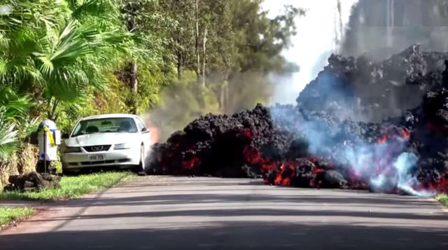 Lava from Kilauea volcano swallows a car - video