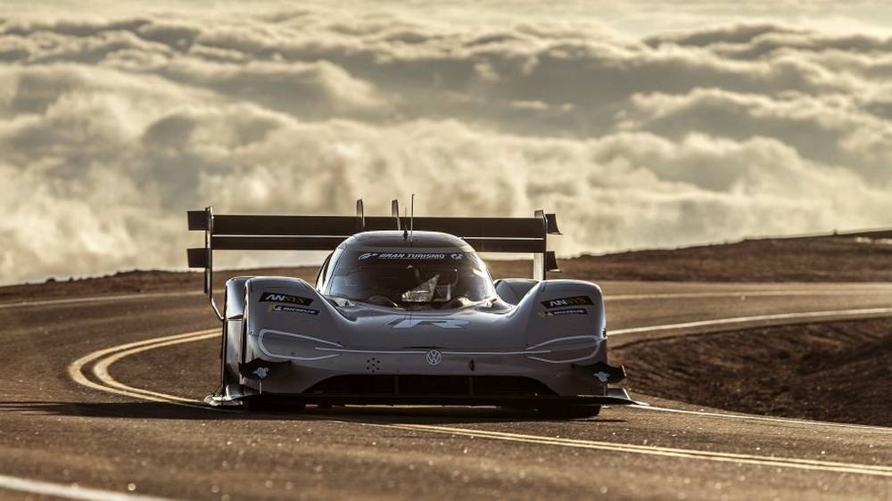 VW electric racing car smashes Pikes Peak's record
