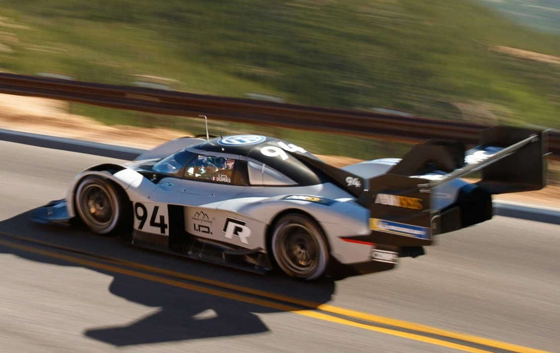 Footage of VW I.D. R destroying the Pikes Peak record