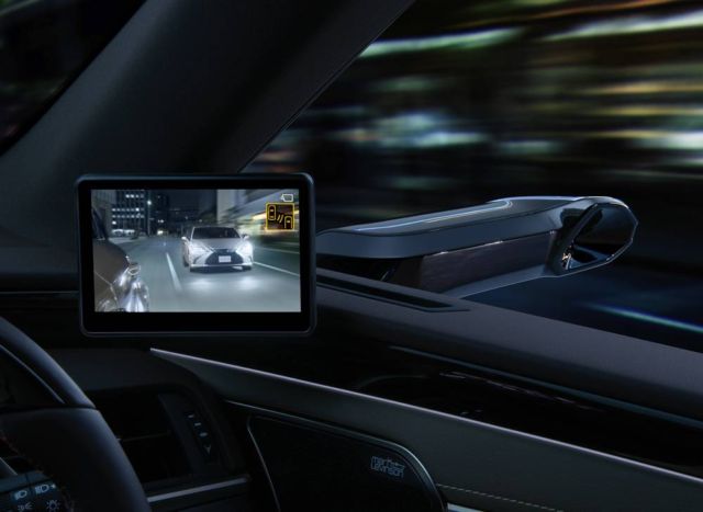 Lexus ES is the first production car with Digital Side Mirrors (4)