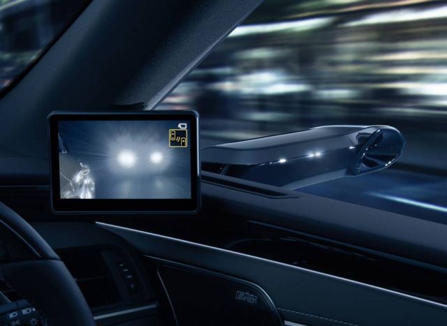 Lexus ES is the first production car with Digital Side Mirrors (3)