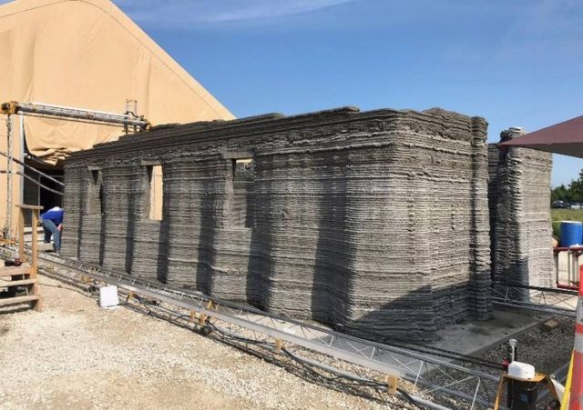 US Marines builds barracks with world's largest 3D printer 