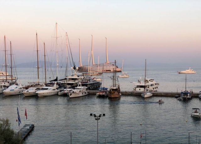 White Pearl luxury Sailing yacht in Corfu (4)