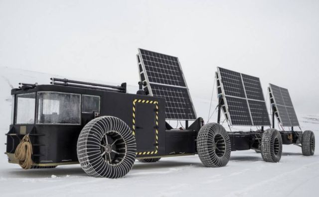 Solar-Powered vehicle to the South Pole (4)