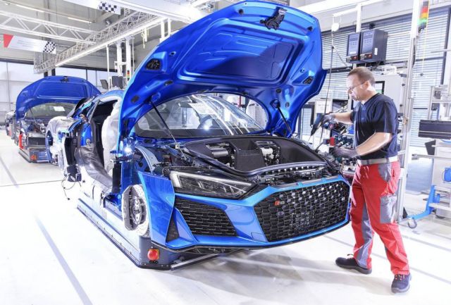 Extensive update for Audi R8 (3)