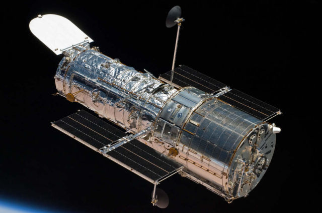 Hubble is back to work after a very simple fixing