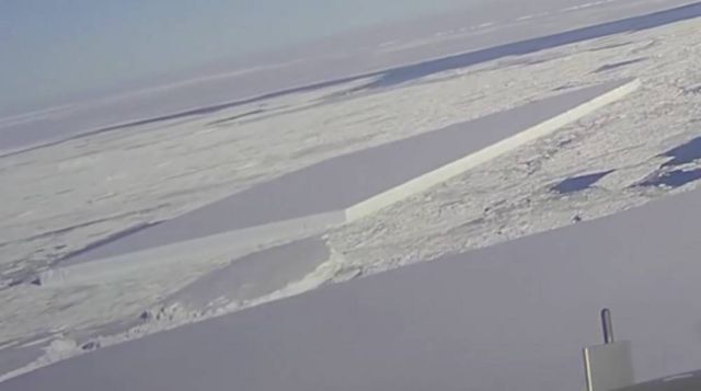 NASA releases new Pics of the baffling Rectangular Iceberg (3)