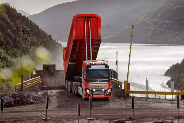 Volvo Trucks first Autonomous Transport solution