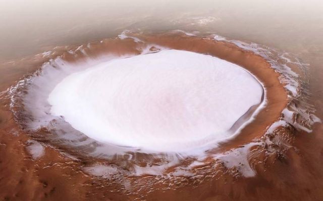 The snowy crater on Mars