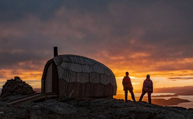 A Timber Hiking Cabin for the Arctic Circle (2)