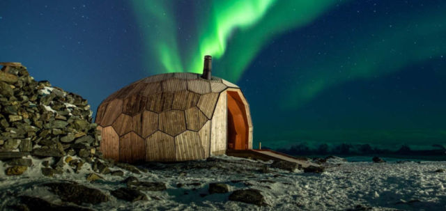 A Timber Hiking Cabin for the Arctic Circle (1)