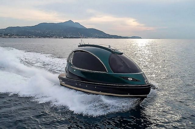 Jet Capsule Royal Version 001 Motorboat 