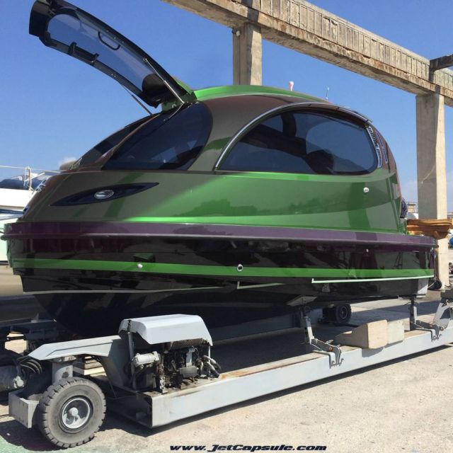 Jet Capsule Royal Version 001 Motorboat (1)