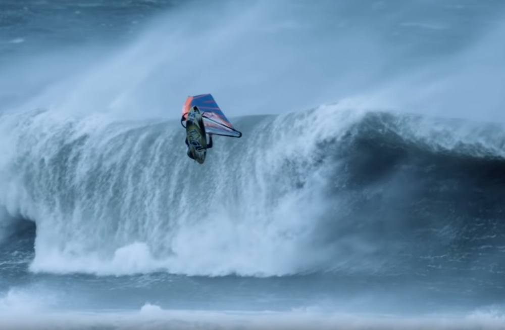 Windsurf Storm Chase