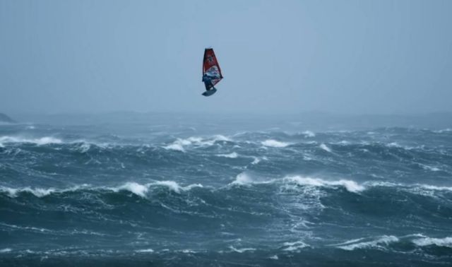 Windsurf Storm Chase 