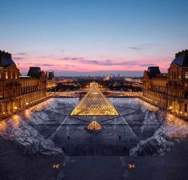 Optical Illusion for the Louvre Pyramid