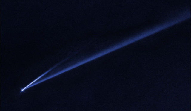 Hubble Watches Asteroid Coming Apart