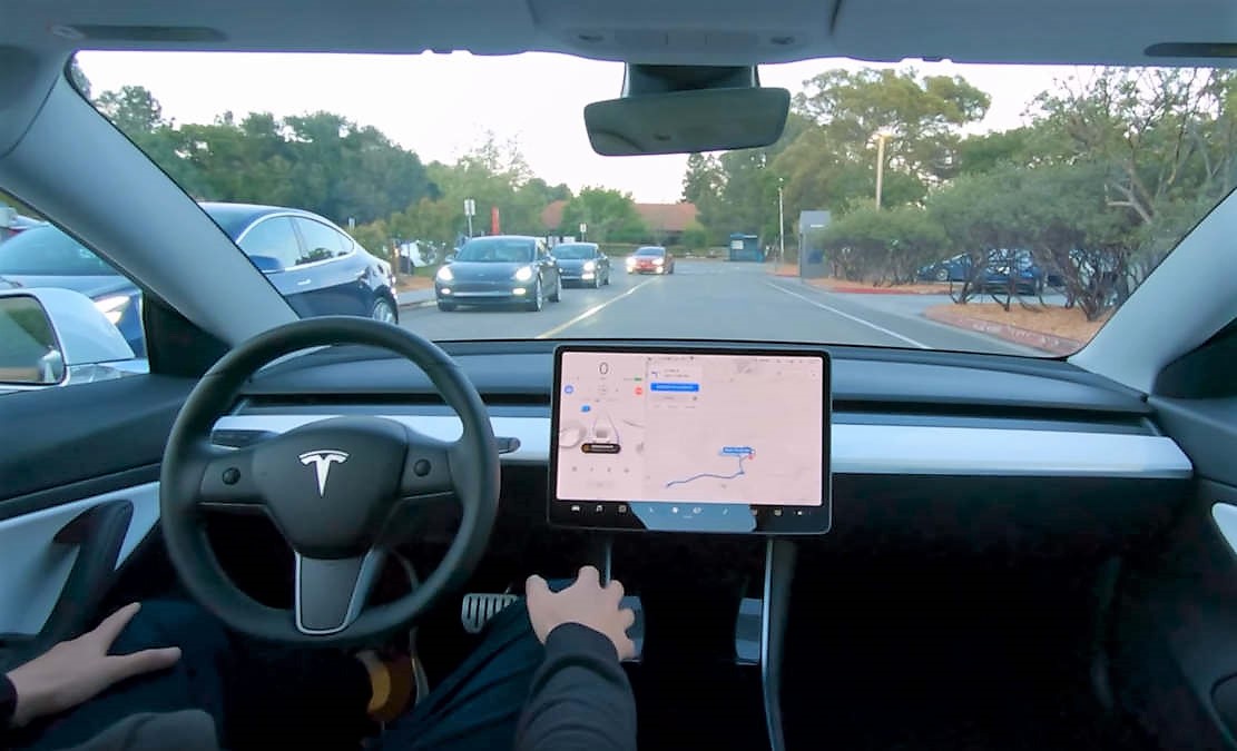 Tesla is working on a self-driving robotic taxi