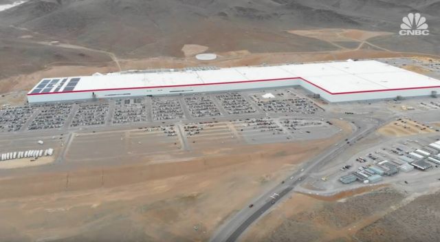A Tour inside Tesla’s first Gigafactory 