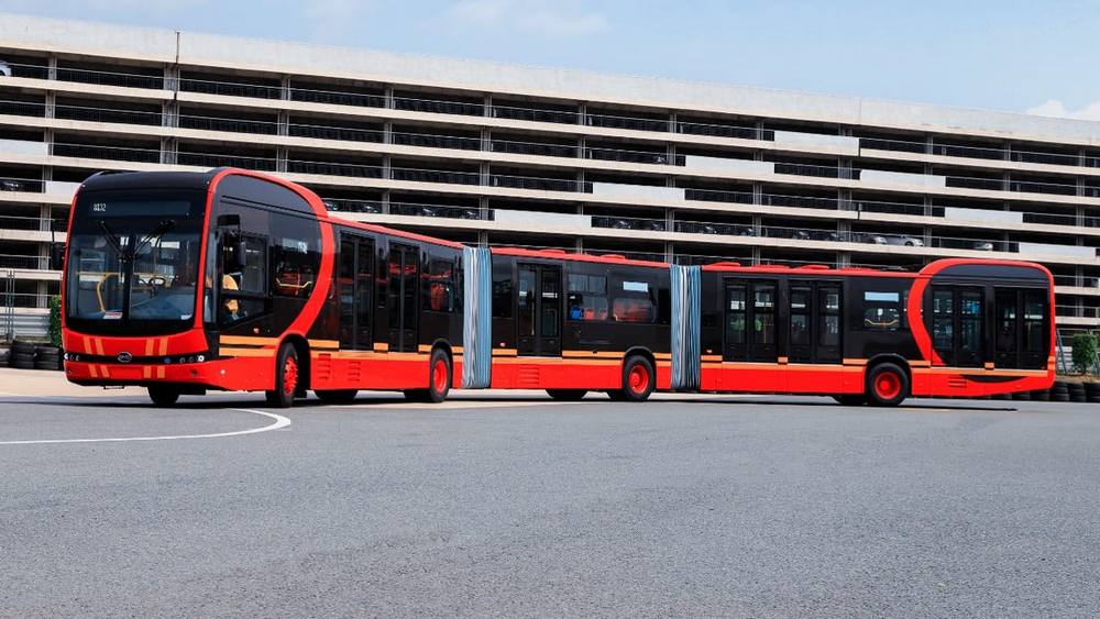 World's Longest pure electric Bus (4)