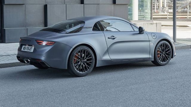 Alpine A110 S sports car (1)