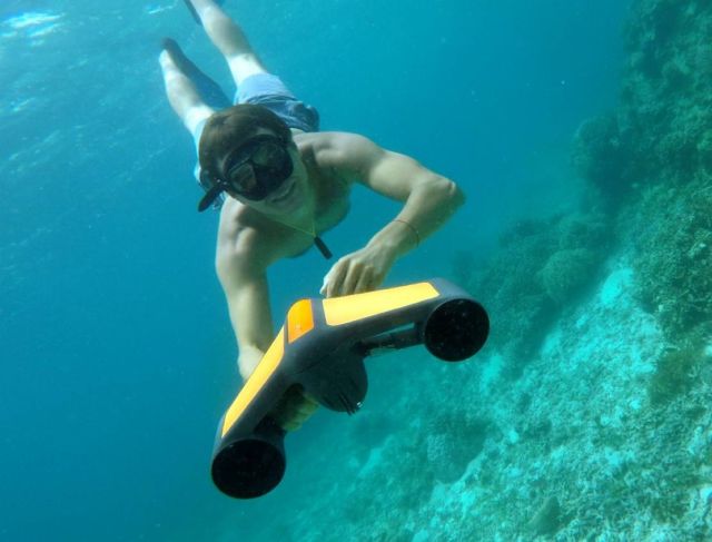Trident Easy Underwater Scooter