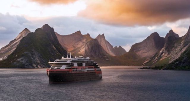 First ever Cruise Ship to sail on Battery power (4)