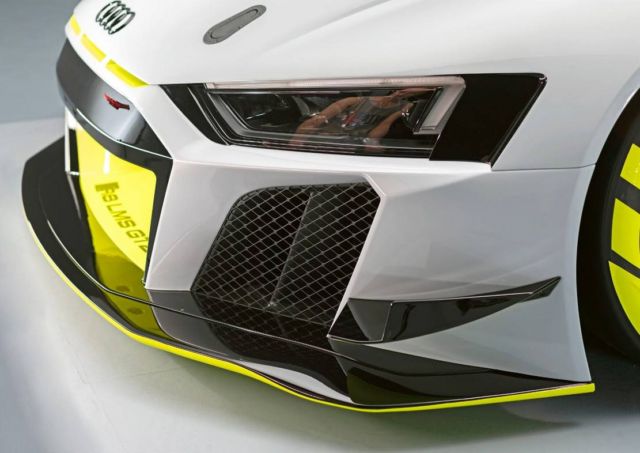 New Audi R8 LMS GT2 (5)