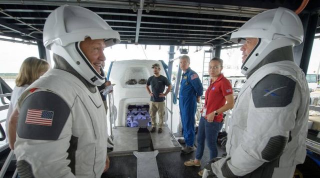 NASA Astronauts test SpaceX Spacesuits 