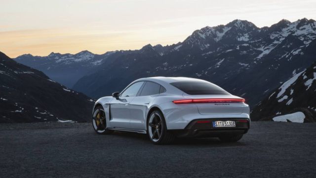 New Porsche Taycan officially unveiled (15)