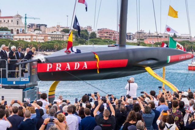 Prada AC75 Luna Rossa monohull (8)