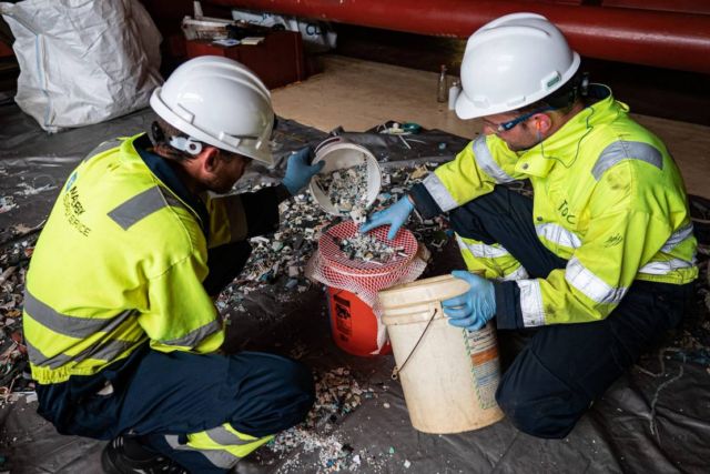 The Ocean Cleanup successfully catches Plastic (4)