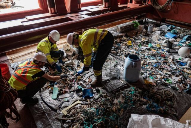 The Ocean Cleanup successfully catches Plastic (2)