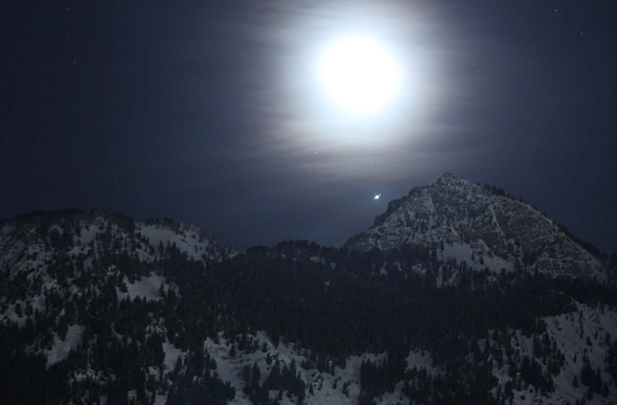 'Full Cold Moon' on 12/12 at 12:12am EST