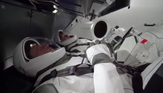 SpaceX video simulation of the first Crew Dragon mission