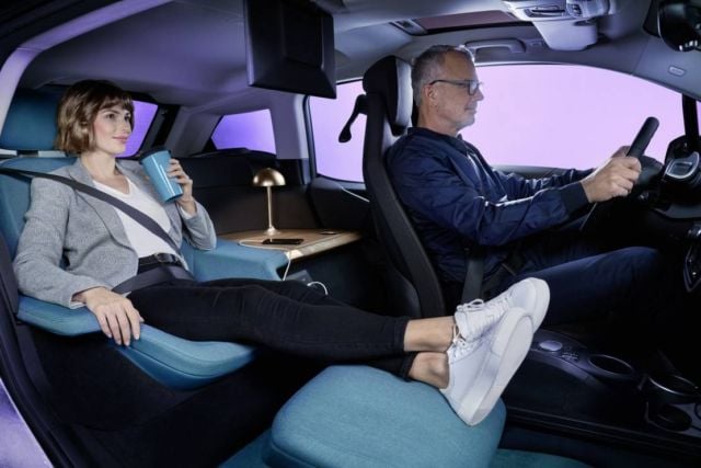 BMW ZeroG Lounger for smart cars (5)