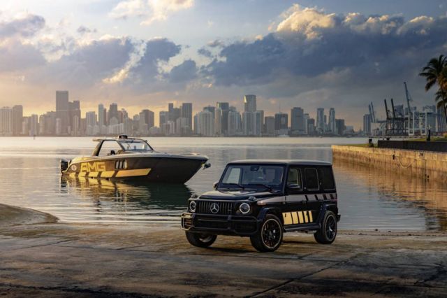 Mercedes-AMG G63 and Cigarette Racing 59' speedboat (1)