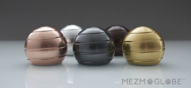 Mezmoglobe - Kinetic desk toy (3)