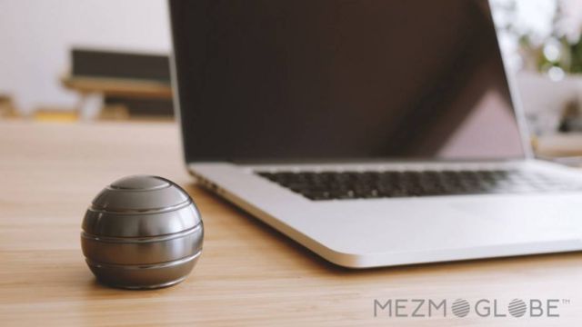 Mezmoglobe - Kinetic desk toy (2)