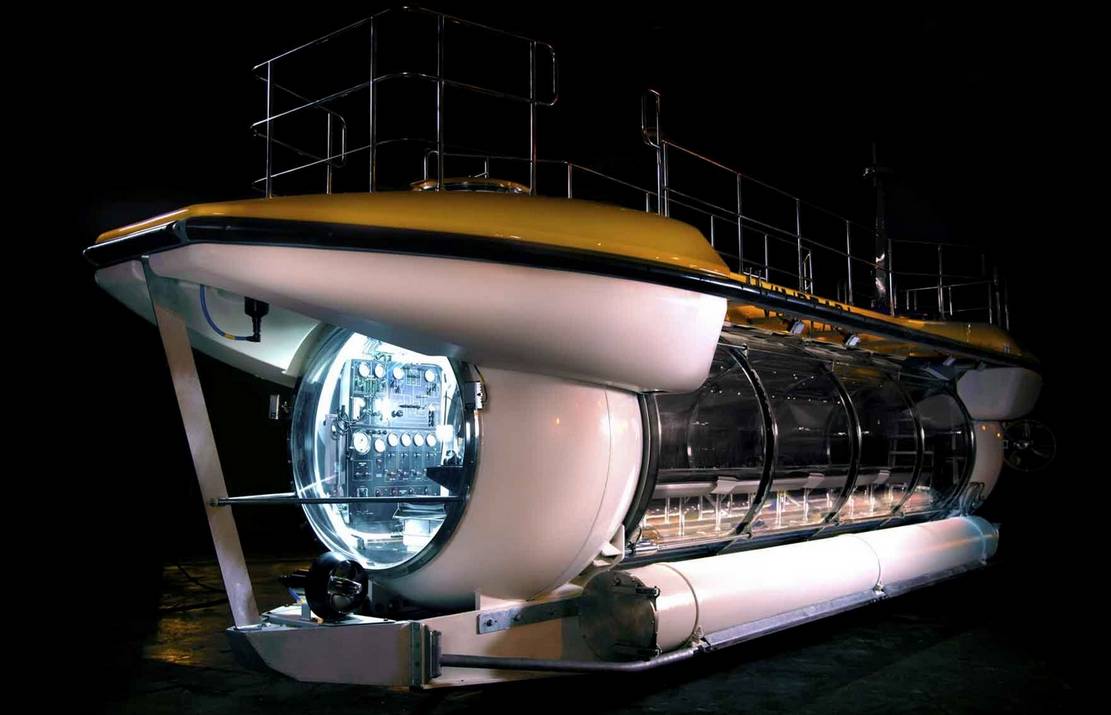 Triton DeepView 24-Seat Submarine (5)