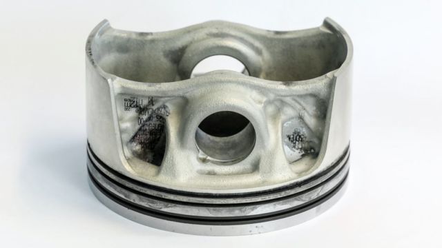 Porsche 3D printed pistons (5)