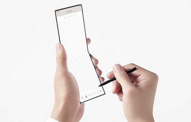 Nendo credit card-sized phone unfolds into three screens (6)