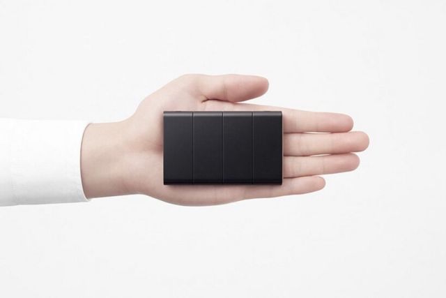 Nendo credit card-sized phone unfolds into three screens (1)