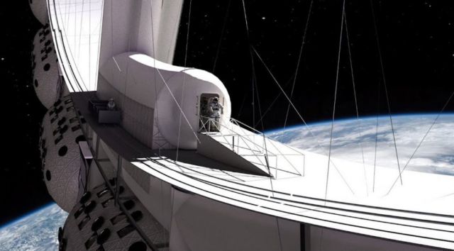 SpaceX Starship at Voyager Space Station