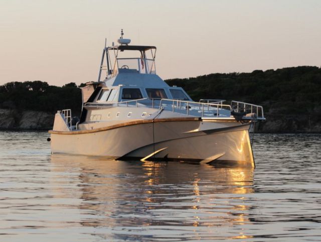 Wave-Piercing 75-Foot Explorer Yacht (9)