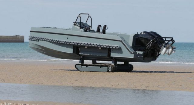 Iguana Pro Interceptor amphibious craft