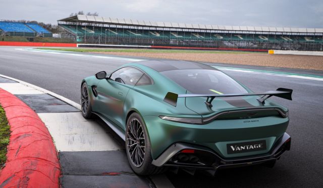 Aston Martin Vantage F1 Edition (6)